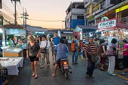 ตลาดโต้รุ่งหัวหิน